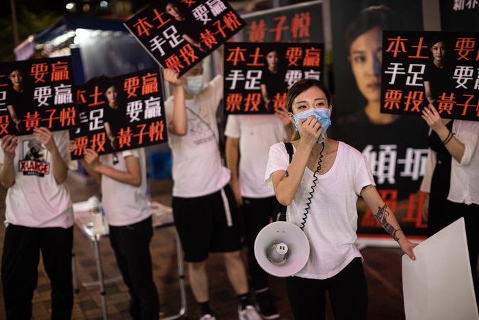 Hong Kong, due deputati arrestati